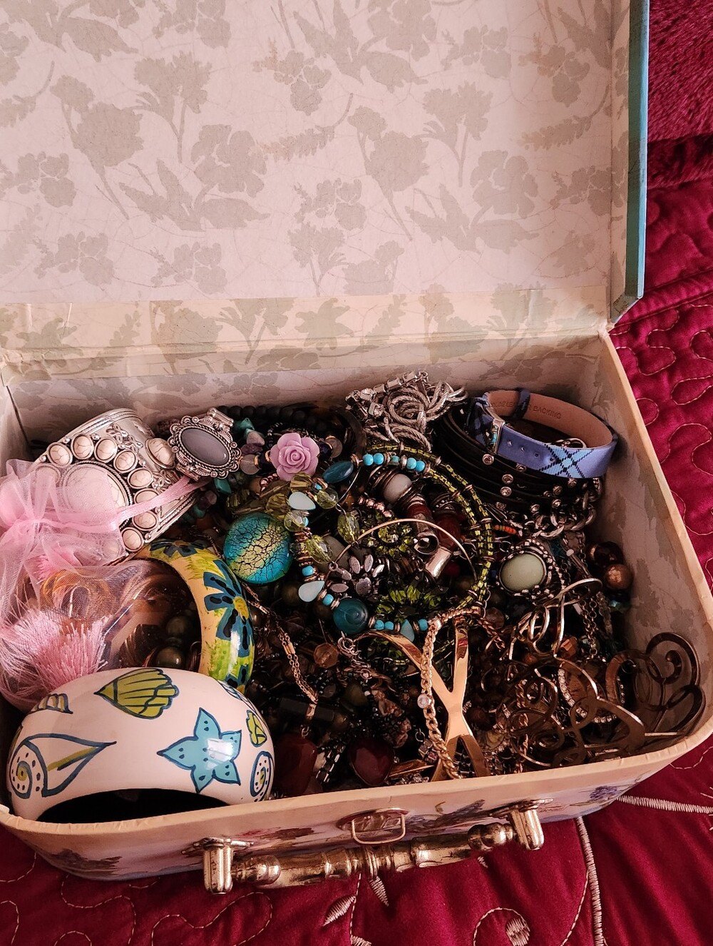 MYSTERY JEWLERY BOX
